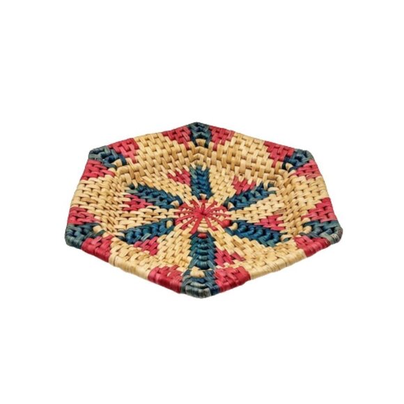 Handmade Red Green Hexagonal Wicker Snowflake Basket - Picture 2 of 5